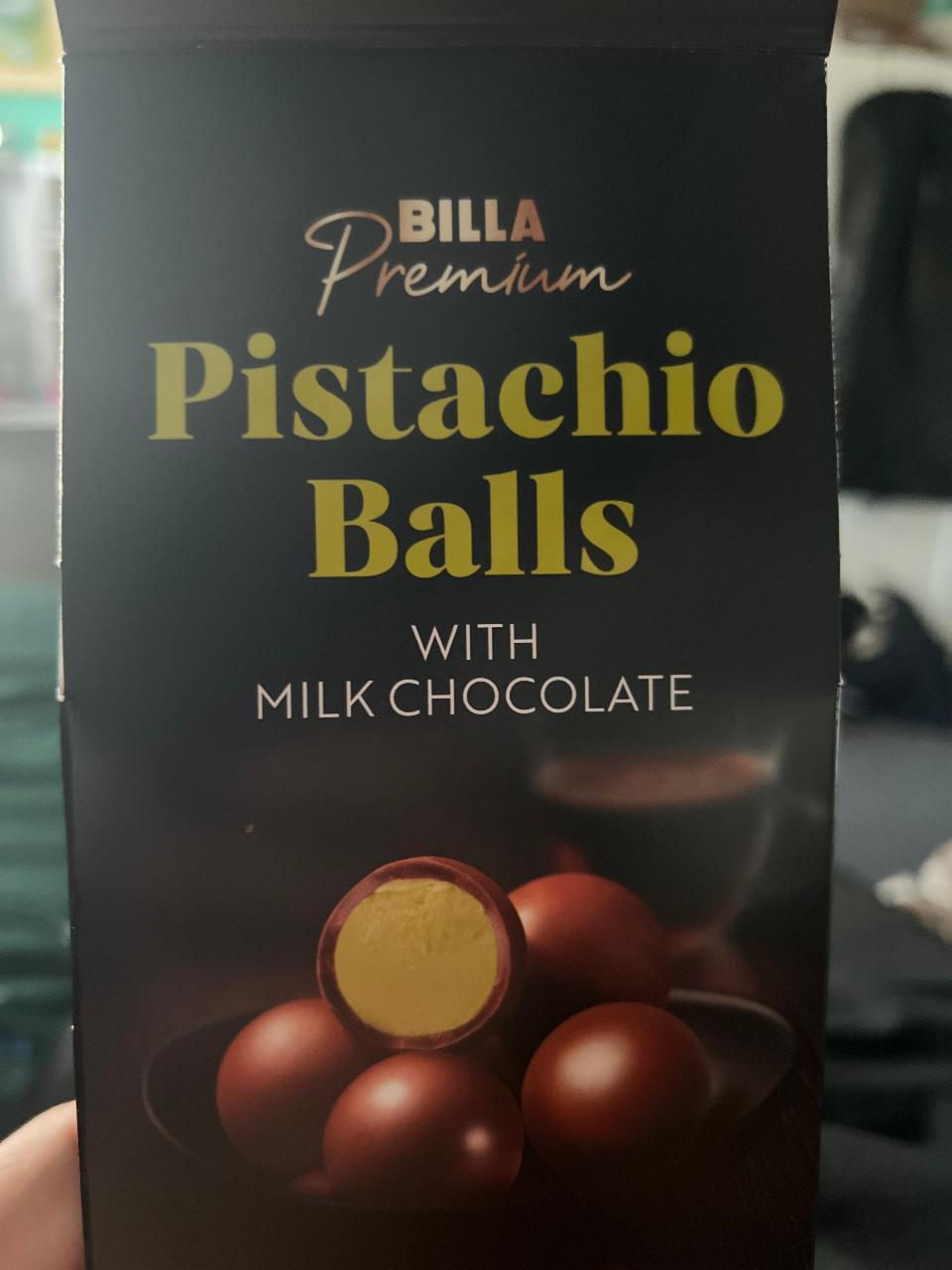 Fotografie - Pistachio Balls with Milk Chocolate Billa Premium