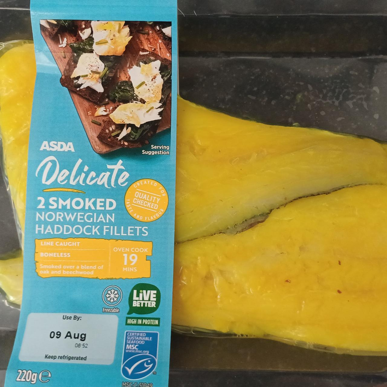 Fotografie - Delicate smoked norwegian haddock fillets Asda