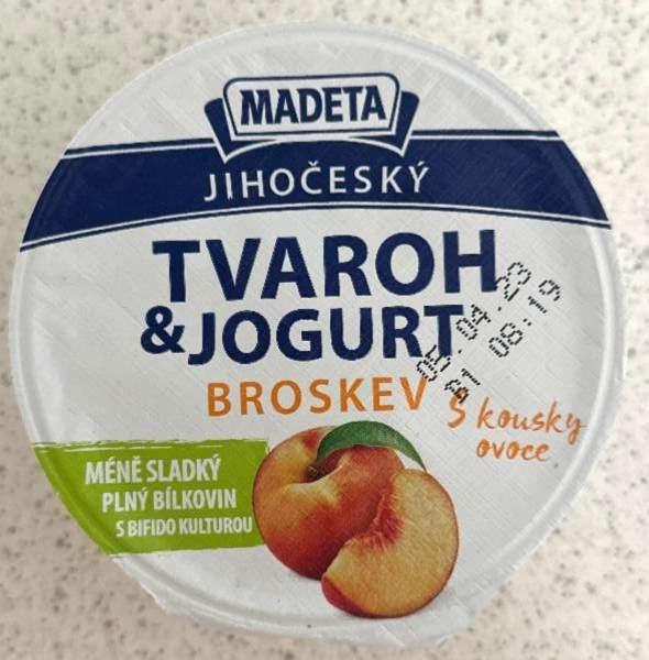 Fotografie - Tvaroh & jogurt s kousky ovoce broskev Madeta