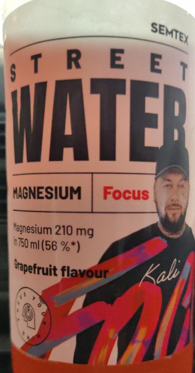 Fotografie - Street Water Focus grapefruit flavour Semtex