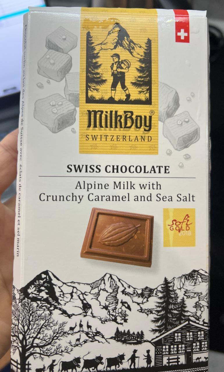 Fotografie - Swiss chocolate alpine milk with crunchy caramel and sea salt MilkBoy