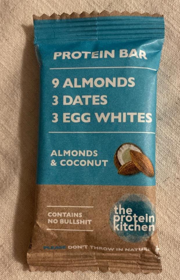 Fotografie - Protein bar almonds & coconut The Protein Kitchen