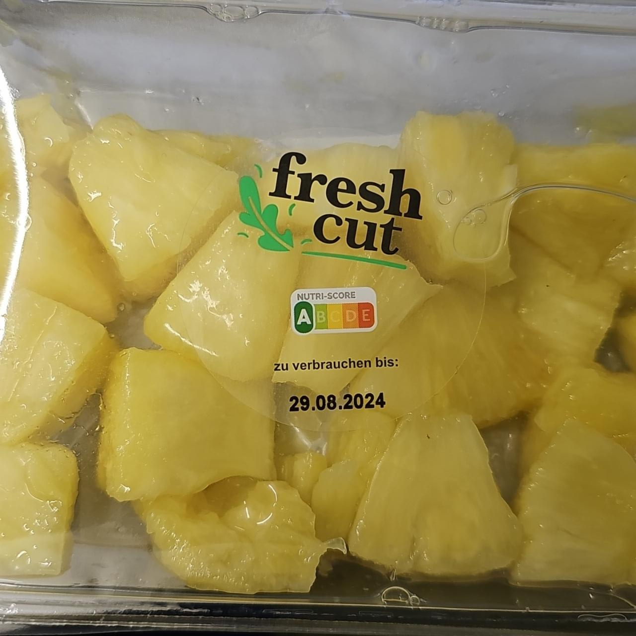 Fotografie - Fresh cut frische ananas Aldi