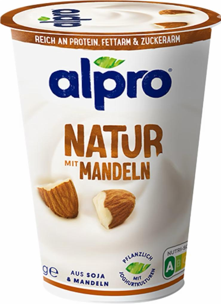 Fotografie - natur mit mandeln aus soja mandeln alpro