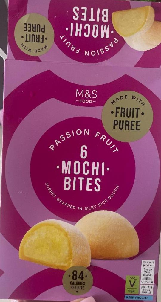 Fotografie - Mochi bites passion fruit M&S Food