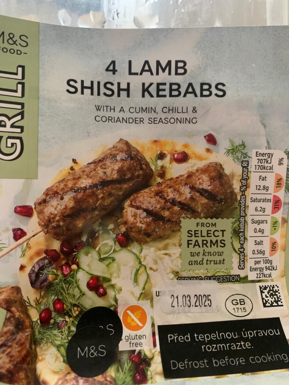 Fotografie - 4 Lamb shish kebabs grill M&S Food