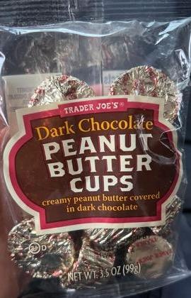 Fotografie - Peanut butter cups dark chocolate Trader Joe's