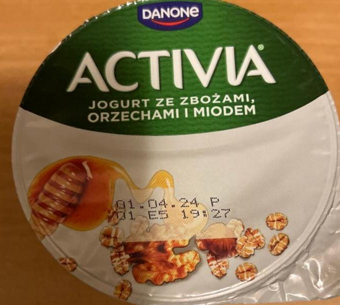 Fotografie - Jogurt ze zbozami, orzechami i miodem Activia