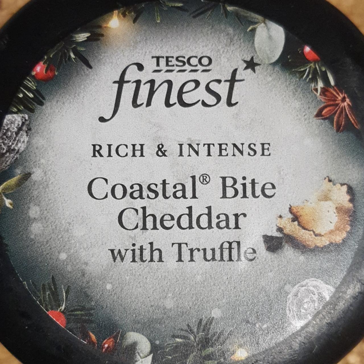 Fotografie - Coastal bite cheddar with truffle Tesco finest