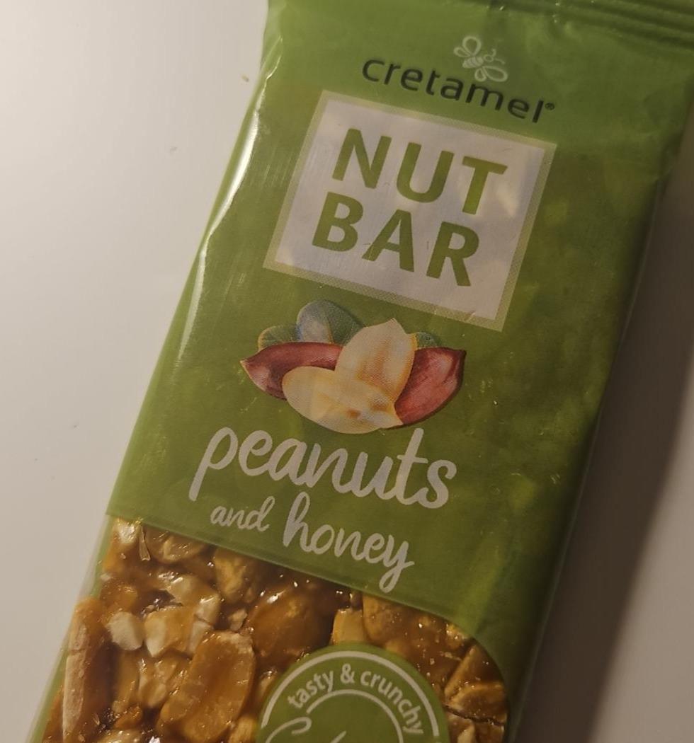 Fotografie - Nut bar peanuts and honey Cretamel