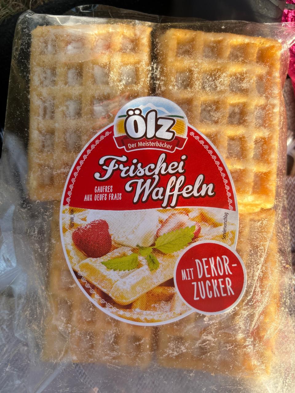 Fotografie - Frische waffeln mit dekorzucker Ölz Der Meisterbäcker