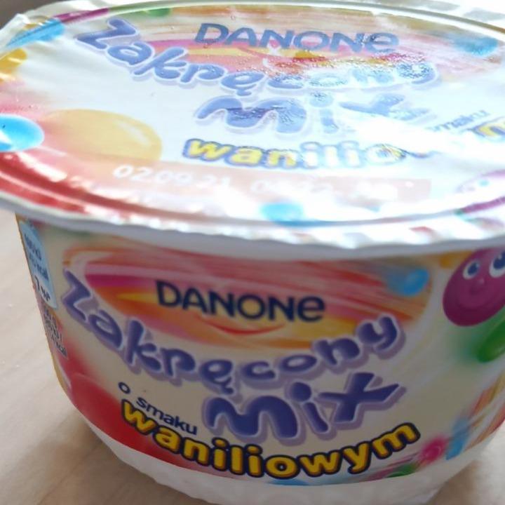 Fotografie - Zakręcony mix jogurt o smaku waniliowym Danone