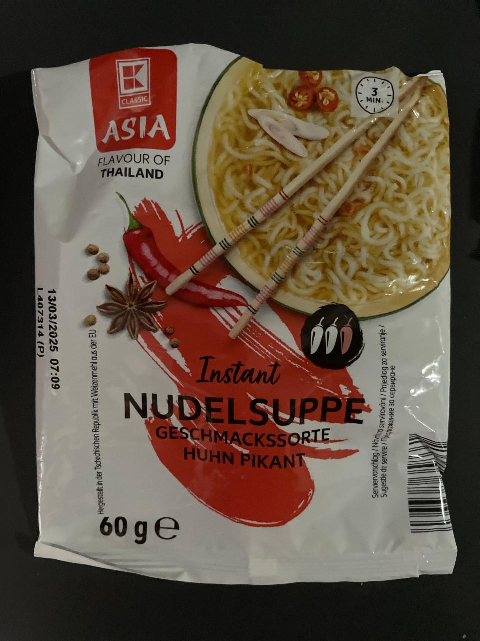 Fotografie - Asia instant nudel suppe huhn pikant K-Classic