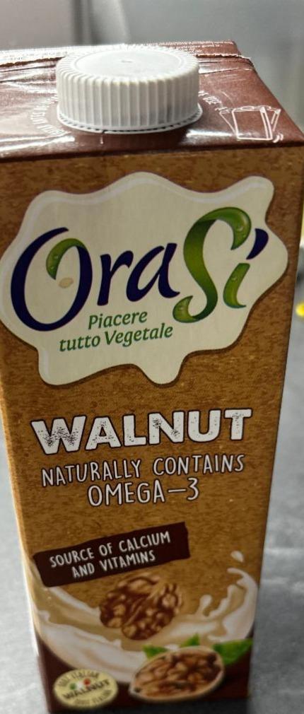 Fotografie - Walnut naturally contains omega-3 OraSí