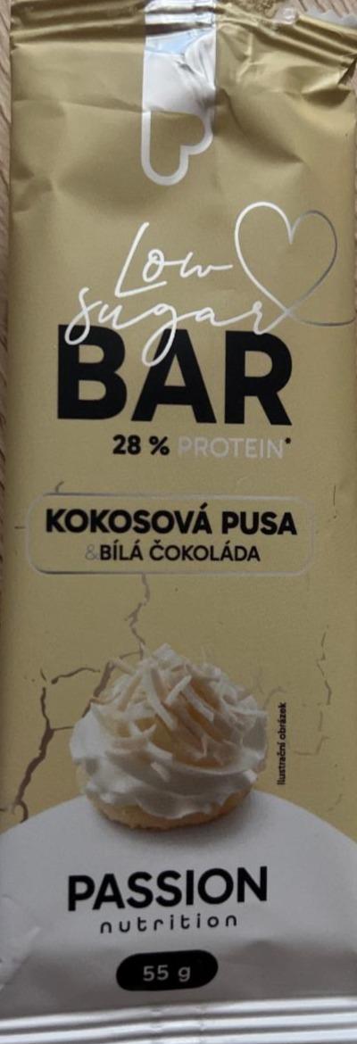 Fotografie - Low sugar bar kokosová pusa & bílá čokoláda Passion Nutrition