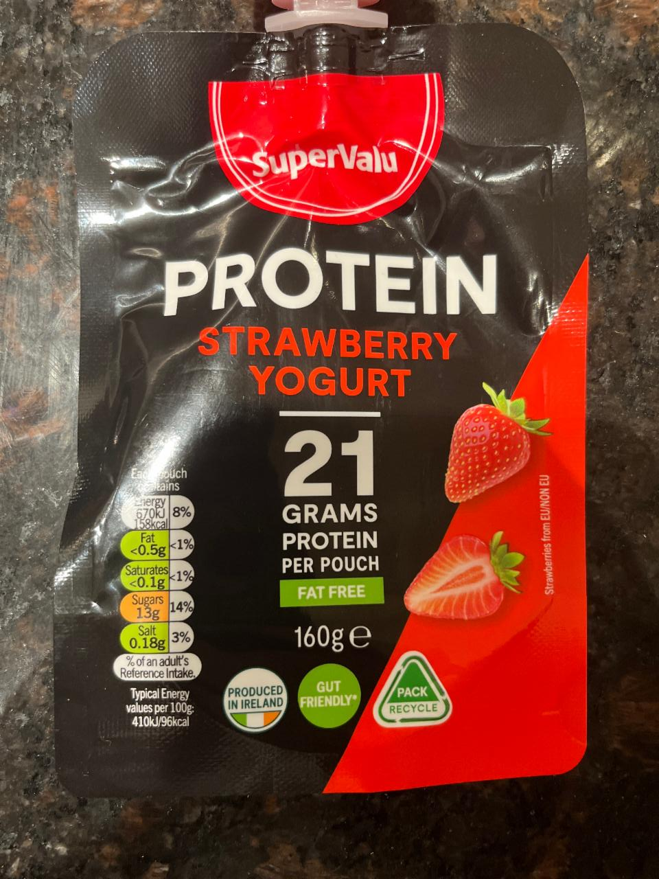 Fotografie - Protein strawberry yogurt SuperValu