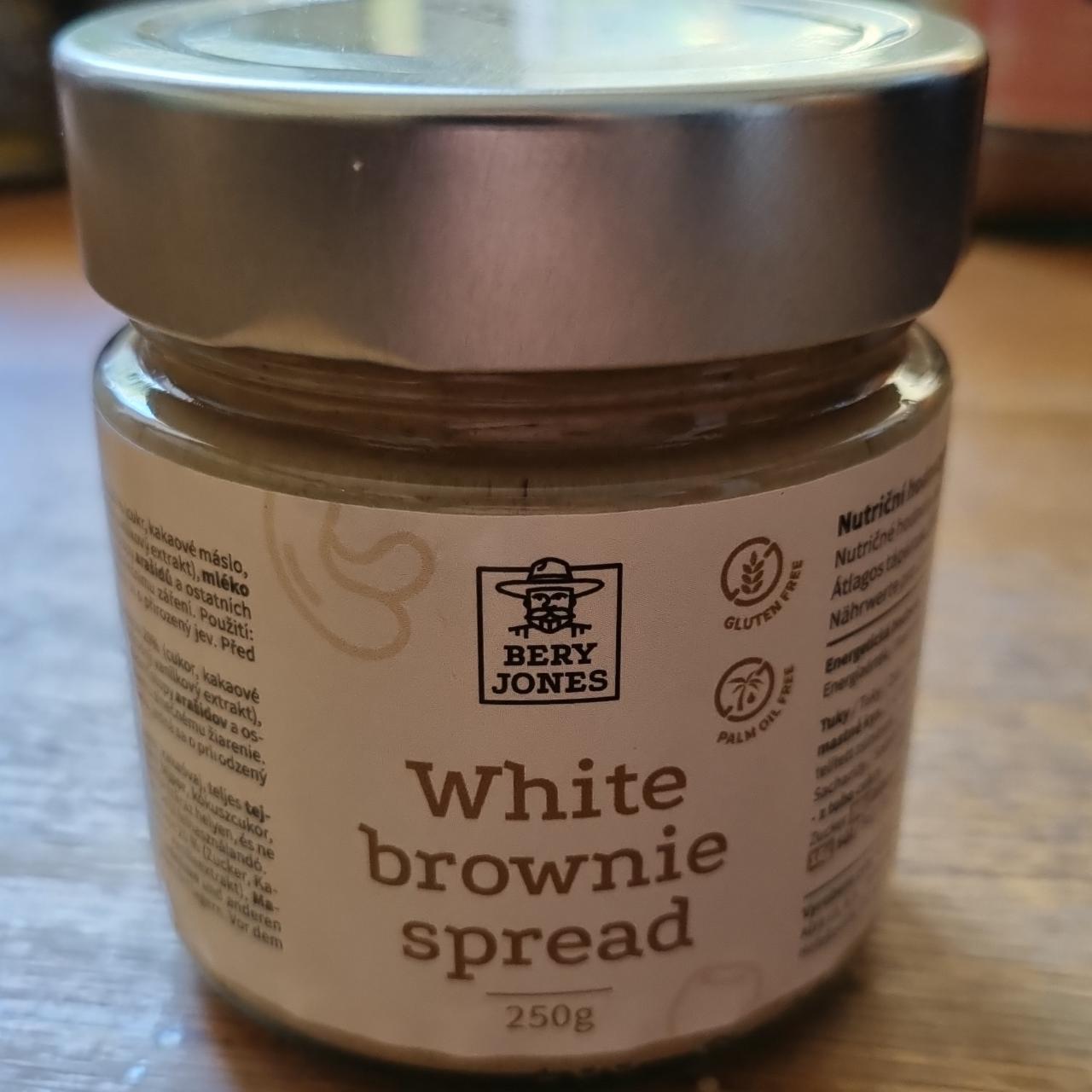 Fotografie - White brownie spread Bery Jones