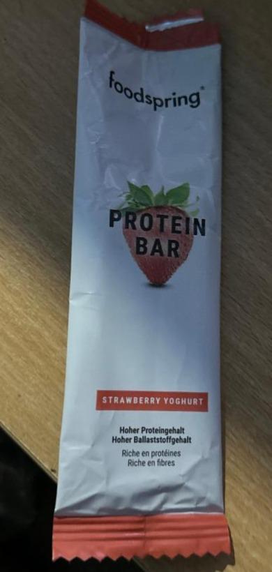 Fotografie - Protein bar strawberry yoghurt Foodspring